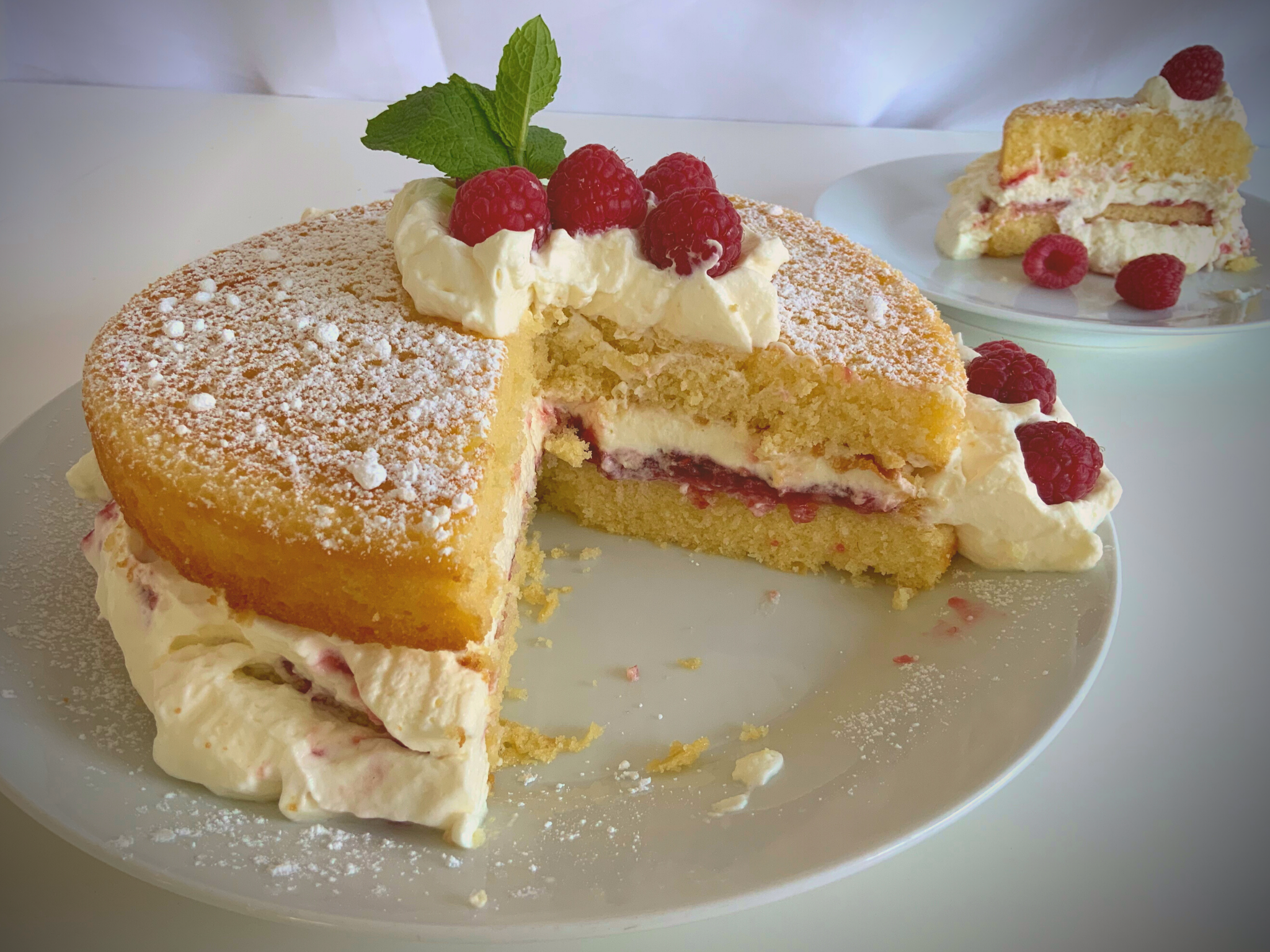 Buy Britannia Eggless Cake Rusk (550g) Online at Best Price in Europe